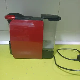 Cafetera Bosch Roja