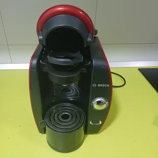 Cafetera Bosch Roja