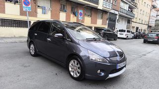 Mitsubishi Grandis 2007