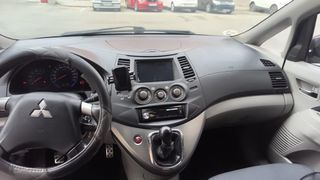 Mitsubishi Grandis 2007