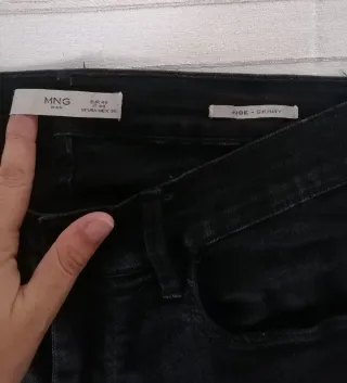 Vaqueros negros Mango Talla M