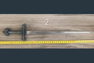 Espada decorativa labrada antigua