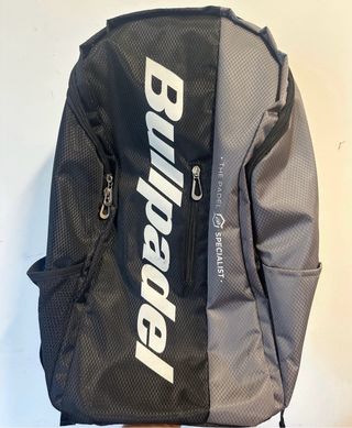 Palas y Mochila Bullpadel