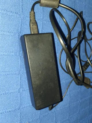 Cargador Noru NR-913-7749 AC/DC