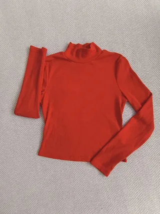 Conjunto camiseta, falda y regalo.