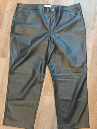 Pantalón efecto piel de cuero MNG Talla 52