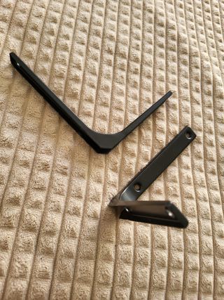 Soporte para estantería de metal negro