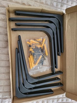 Soporte para estantería de metal negro