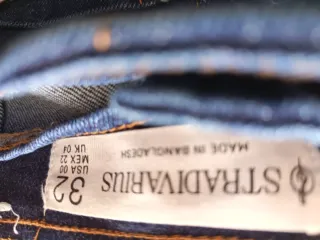 Pantalón vaquero Stradivarius Talla XS