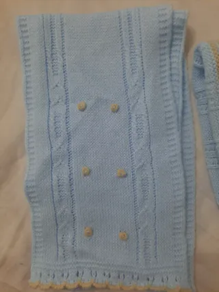 Conjunto bebé azul tejido