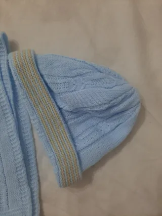 Conjunto bebé azul tejido