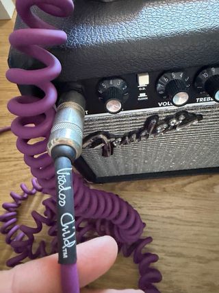 Amplificador Fender Frontman 10G + Conector