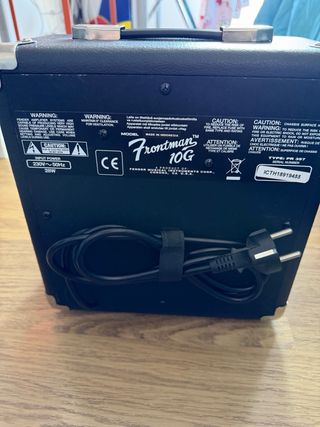 Amplificador Fender Frontman 10G + Conector