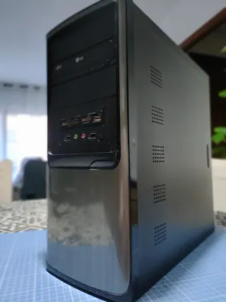 PC Económico formato torre