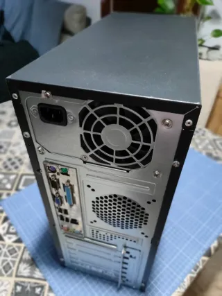 PC Económico formato torre