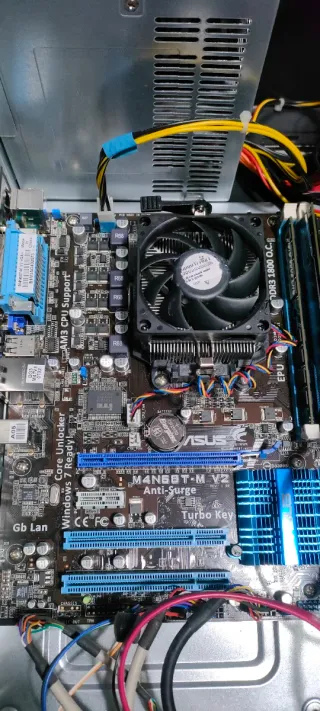 PC Económico formato torre