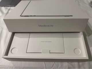 MacBook Air 13 256GB 2025