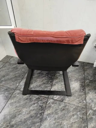 Tumbona de tela y madera