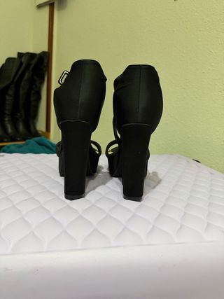 Sandalias de plataforma negras para mujer