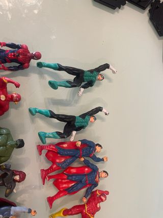 20 Muñecos Marvel y DC
