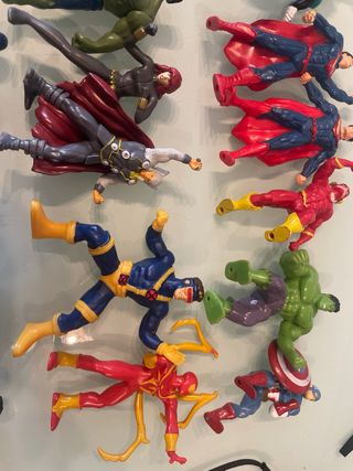 20 Muñecos Marvel y DC