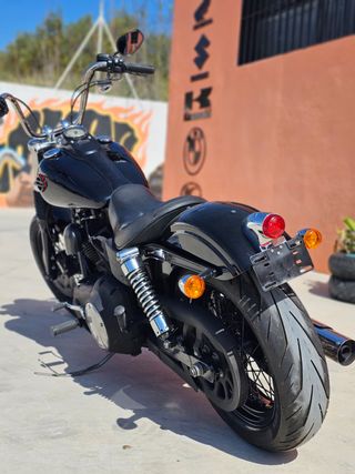 Harley Davidson Dyna Street Bob 2010 Negra