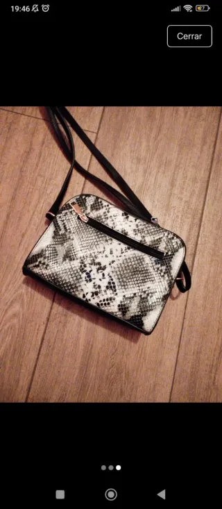 Bolso estampado serpiente blanco y negro