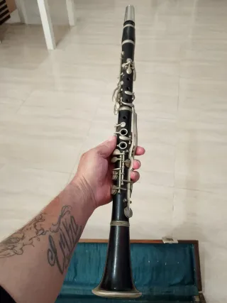 Clarinete antiguo vintage con estuche
