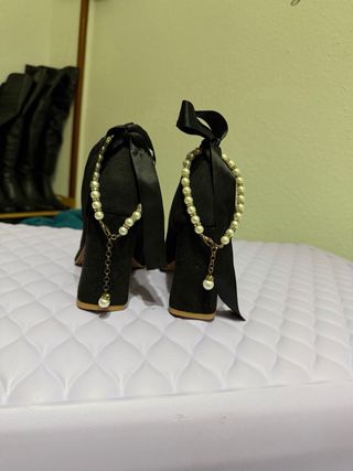 Tacones negros plataforma perlas