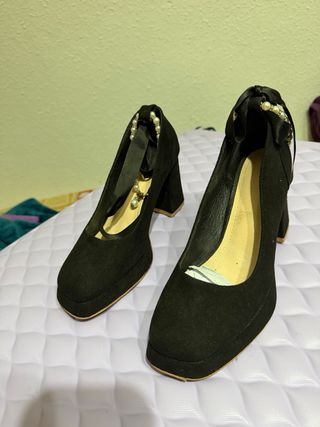 Tacones negros plataforma perlas