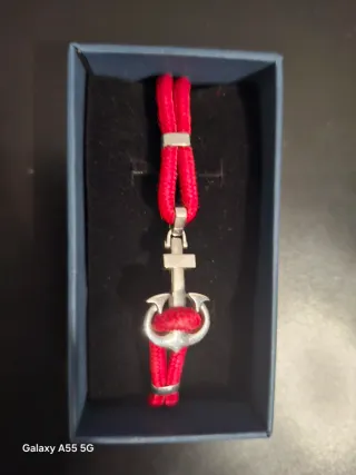 Pulsera Ancla Cruz Plata y Cordón Rojo