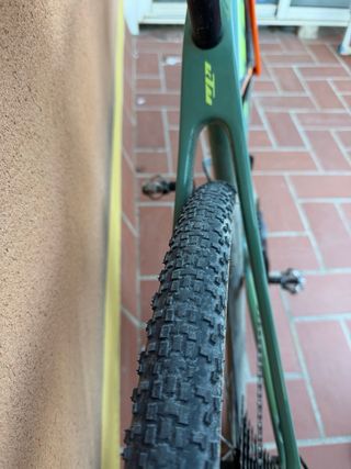 Bicicleta Gravel Verde y Naranja