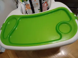 Trona en mesa y silla