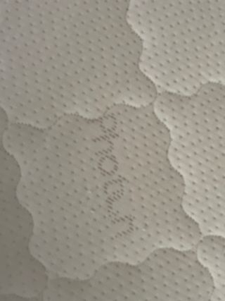 Colchón de matrimonio con estructura metálica