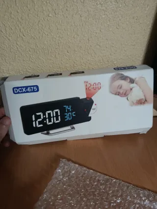 Reloj despertador digital negro
