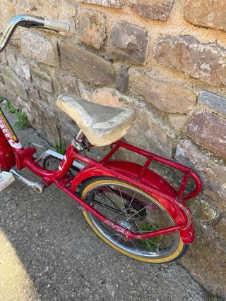 Bici infantil vintage roja