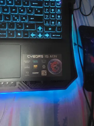 MSI CYBORG 15 A13V Laptop Gaming