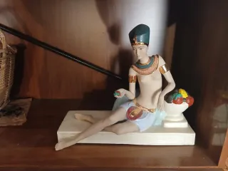 Figura Porcelana Egipcia Nefertiti
