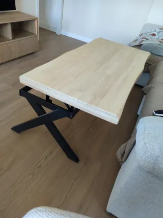 Mesa auxiliar elevable salón