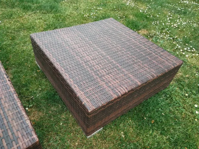 2 posti aggiuntivi in rattan quadrati