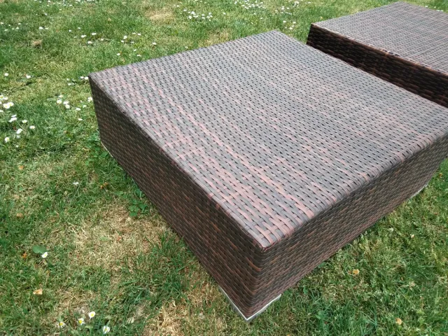 2 posti aggiuntivi in rattan quadrati