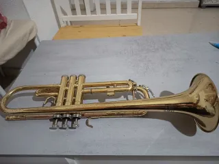 Trompeta con boquilla Júpiter 7C y  funda