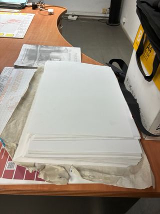 Impresora HP A3/A4 con papeles