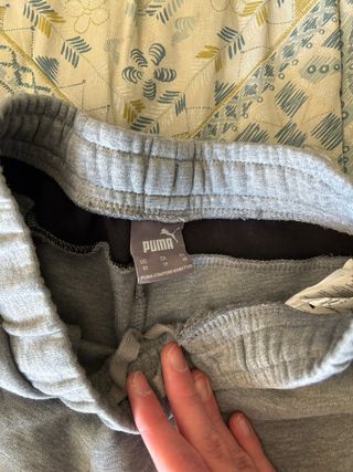 Pantaloni Puma grigi con banda nera