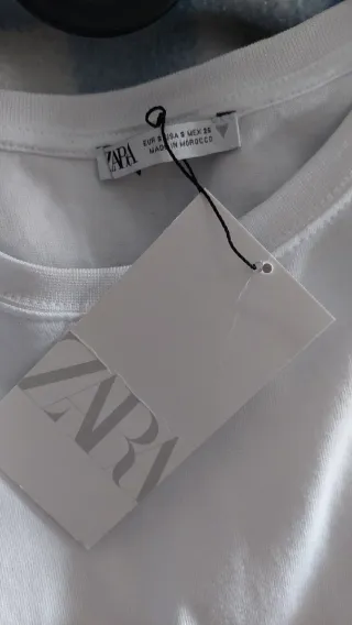 Camiseta Zara Blanca Asimétrica Manga Corta