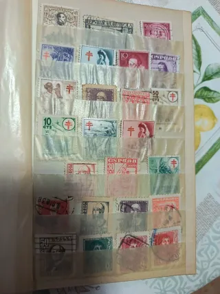 200 Sellos Antiguos de España