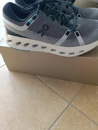 Scarpe On Running Uomo Taglia 44