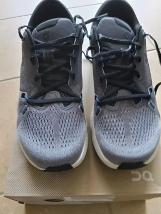 Scarpe On Running Uomo Taglia 44