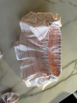 Conjunto bebé: camiseta y braguita