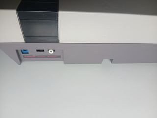 Nintendo NES con 2 mandos y 2 juegos